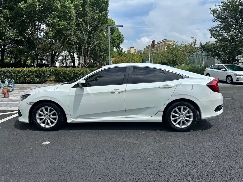 Honda Civic — миниатюра 4