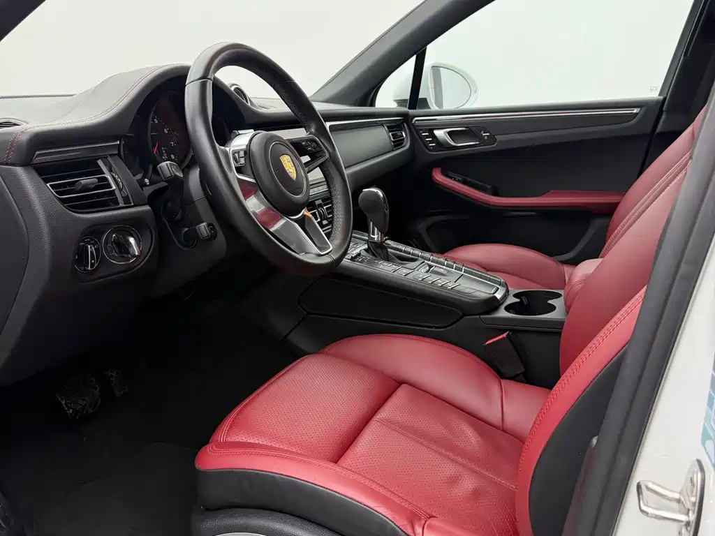 Porsche Macan — миниатюра 9