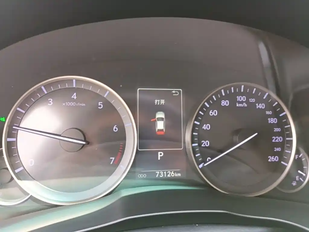 Lexus ES — миниатюра 12