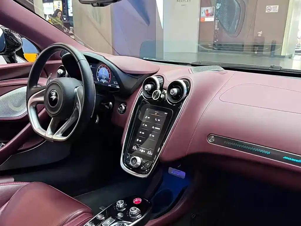 McLaren GT — миниатюра 3