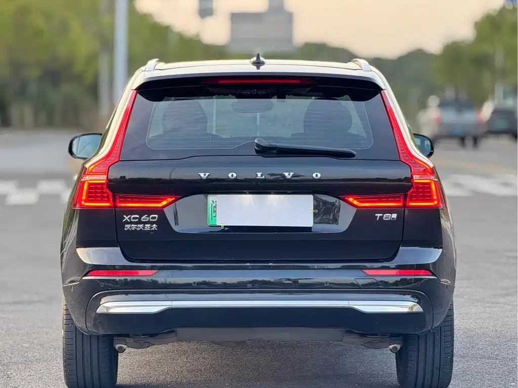Volvo XC60 PHEV — миниатюра 15