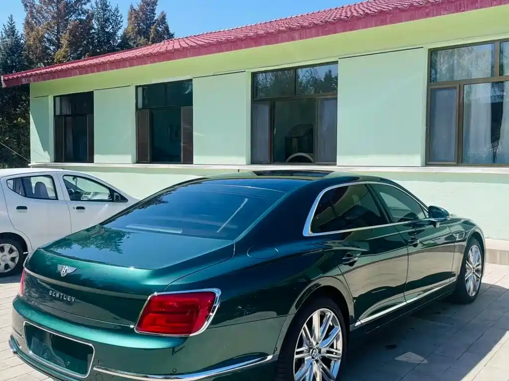 Bentley Flying Spur — миниатюра 6