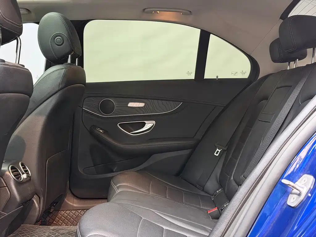 Mercedes-Benz C-Class — миниатюра 9
