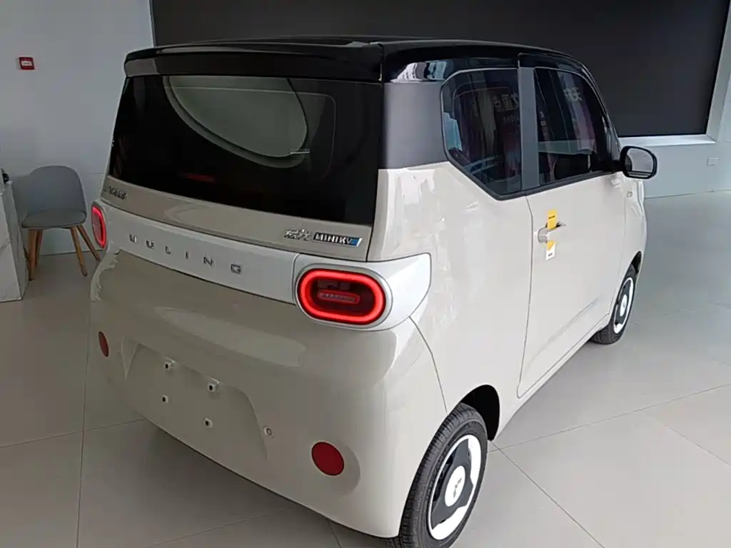 Wuling MINIEV — миниатюра 7