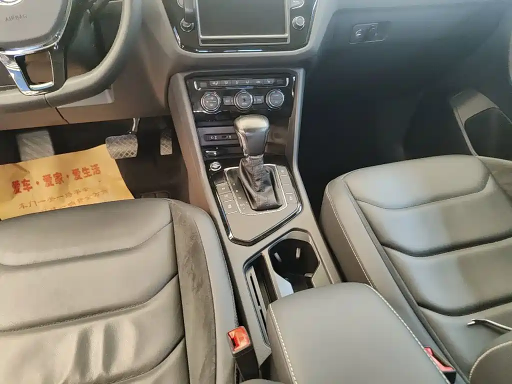 Volkswagen Tiguan L — миниатюра 14