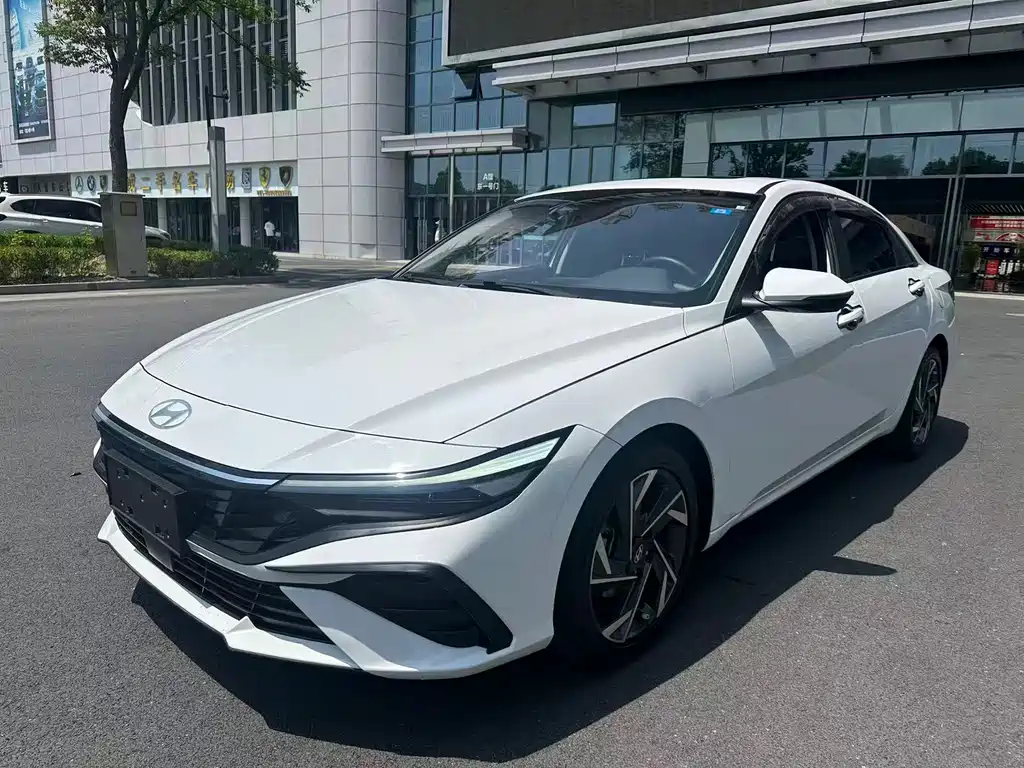 Hyundai Elantra 2024