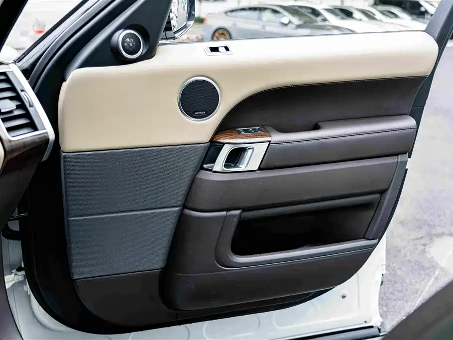 Land Rover Range Rover Sport PHEV P400e, фото 15