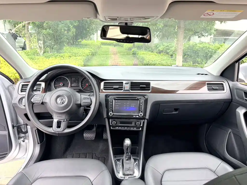 Volkswagen Santana — миниатюра 8