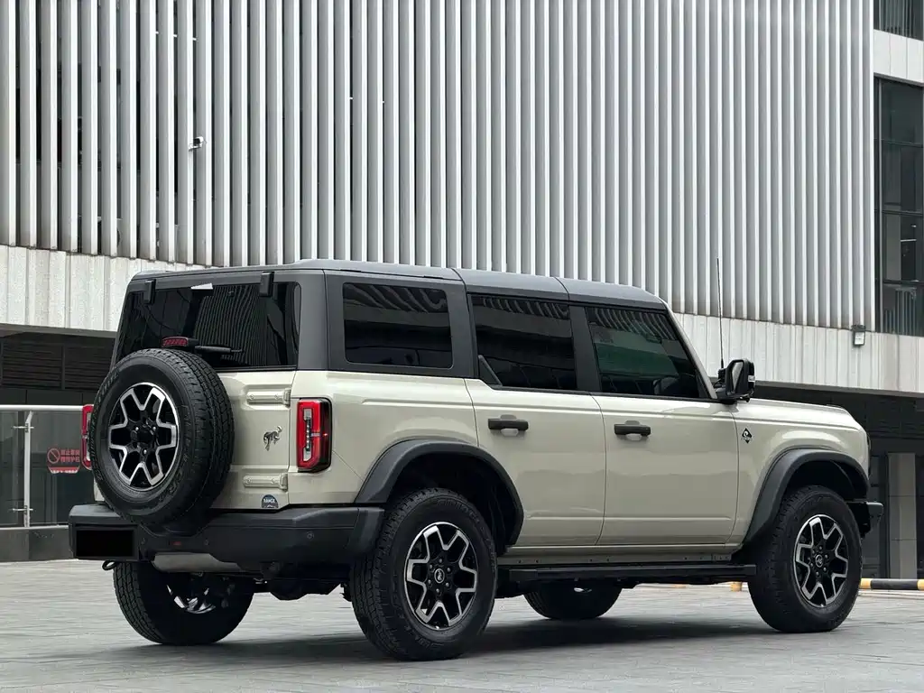 Ford Bronco — миниатюра 8