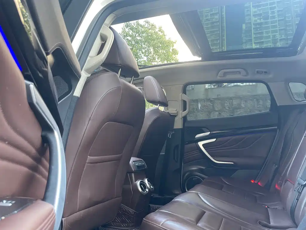 WEI PAI WEI BRAND VV7