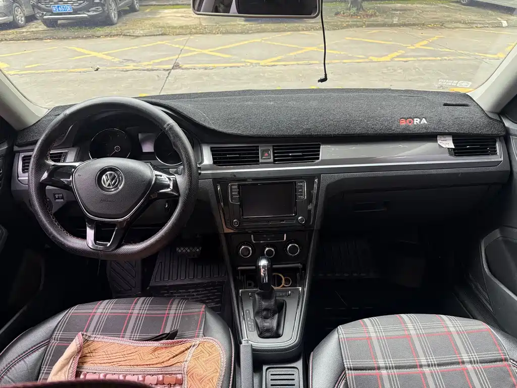 Volkswagen Bora — миниатюра 6