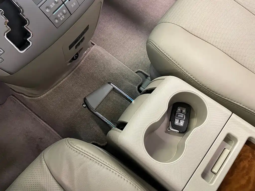 BYD M6 — миниатюра 29