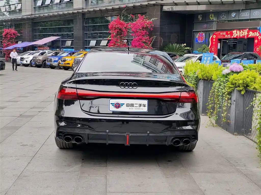 Audi A7L 2024 45 TFSI quattro