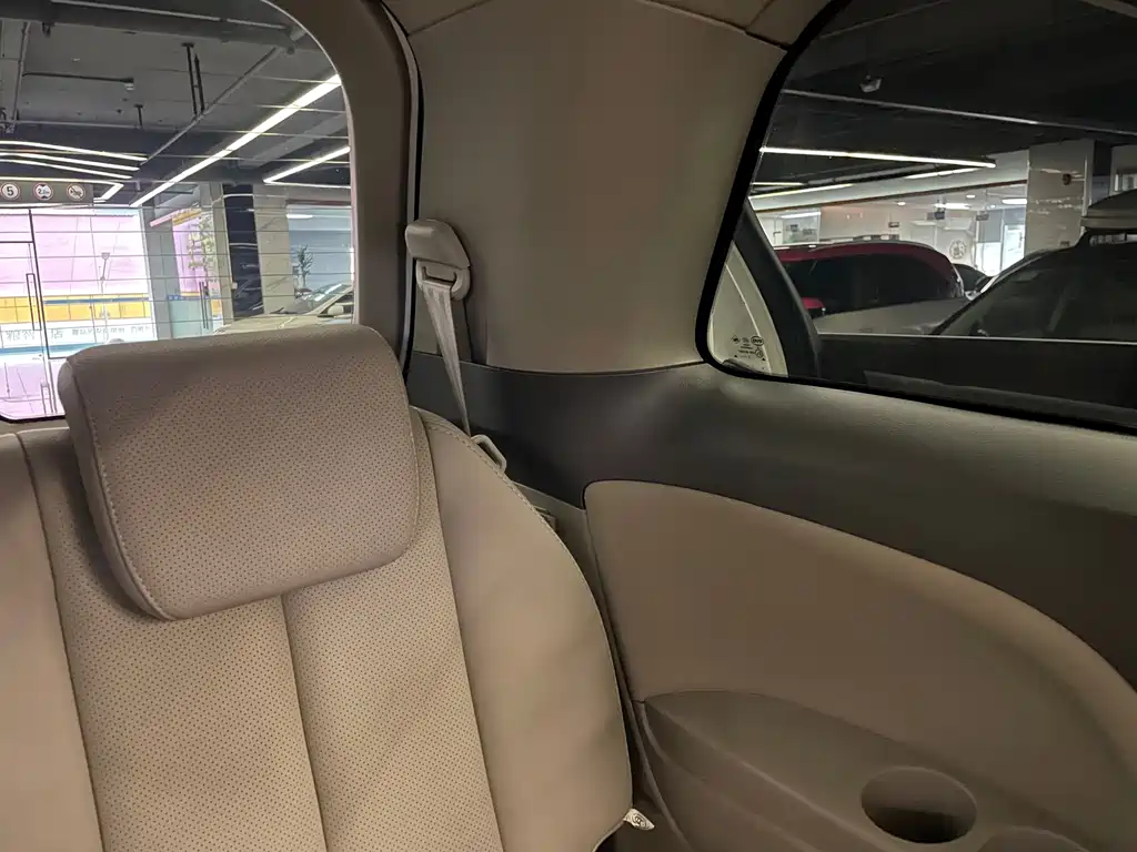 BYD M6 — миниатюра 48