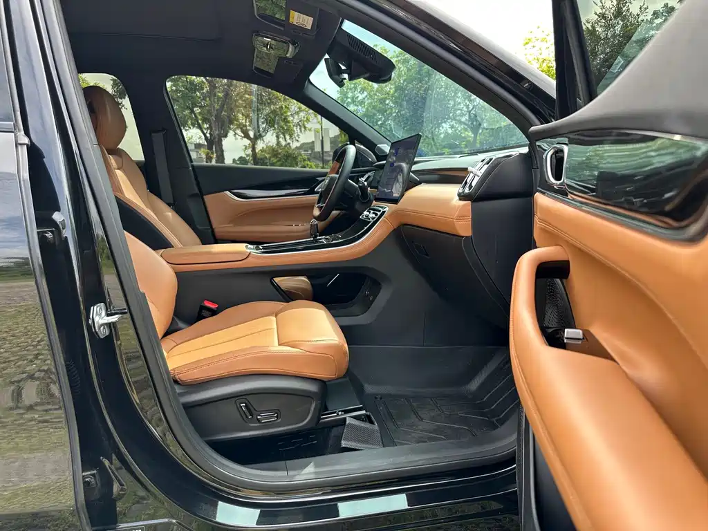 Geely Boyue L — миниатюра 10
