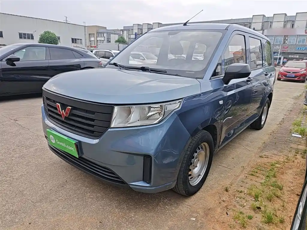 Wuling Hongguang PLUS 2019