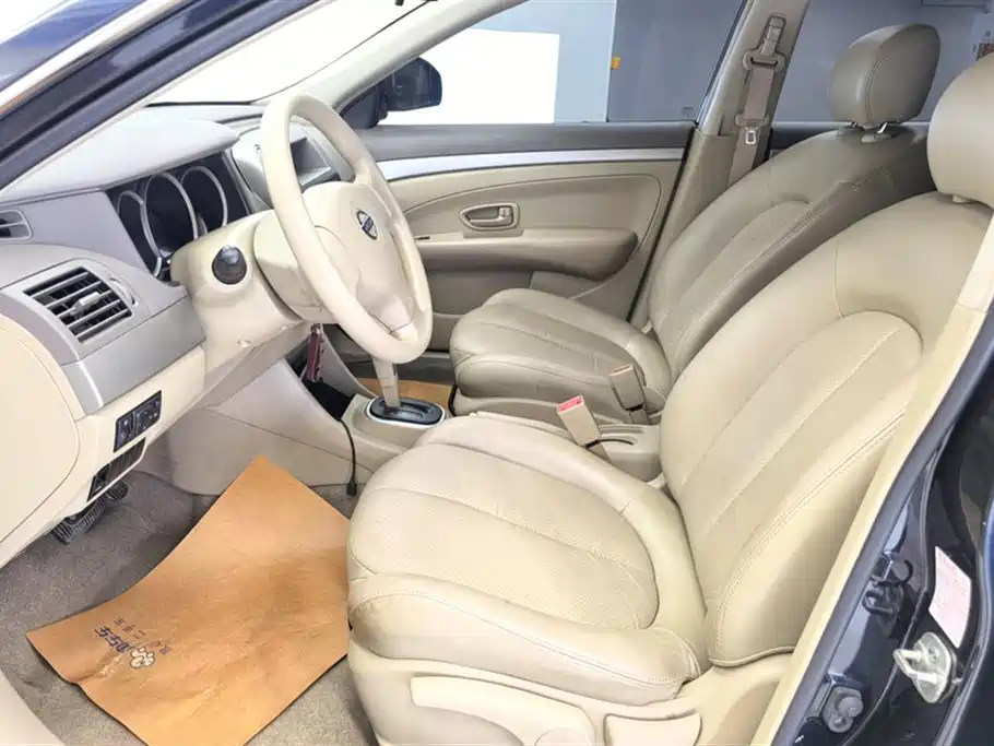 Nissan Sylphy 2012 1.6XL AT Luxury