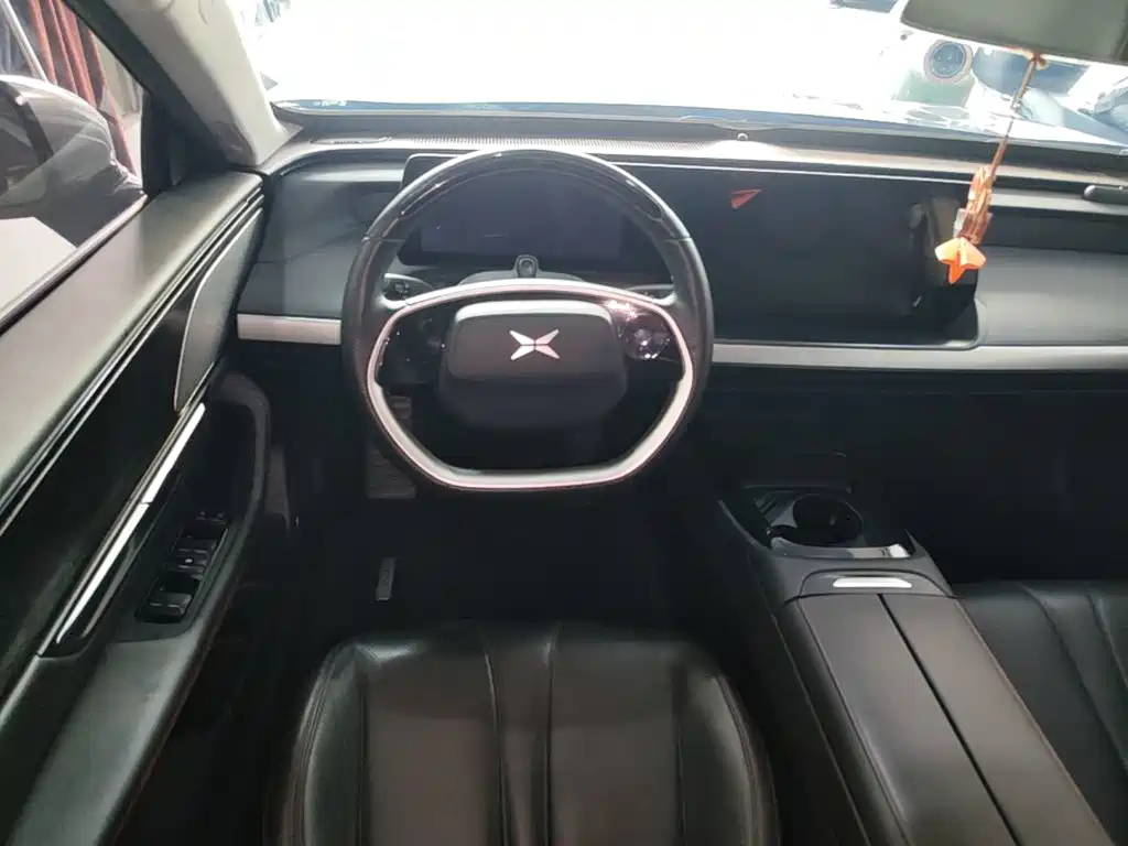 XPeng P7 — миниатюра 11