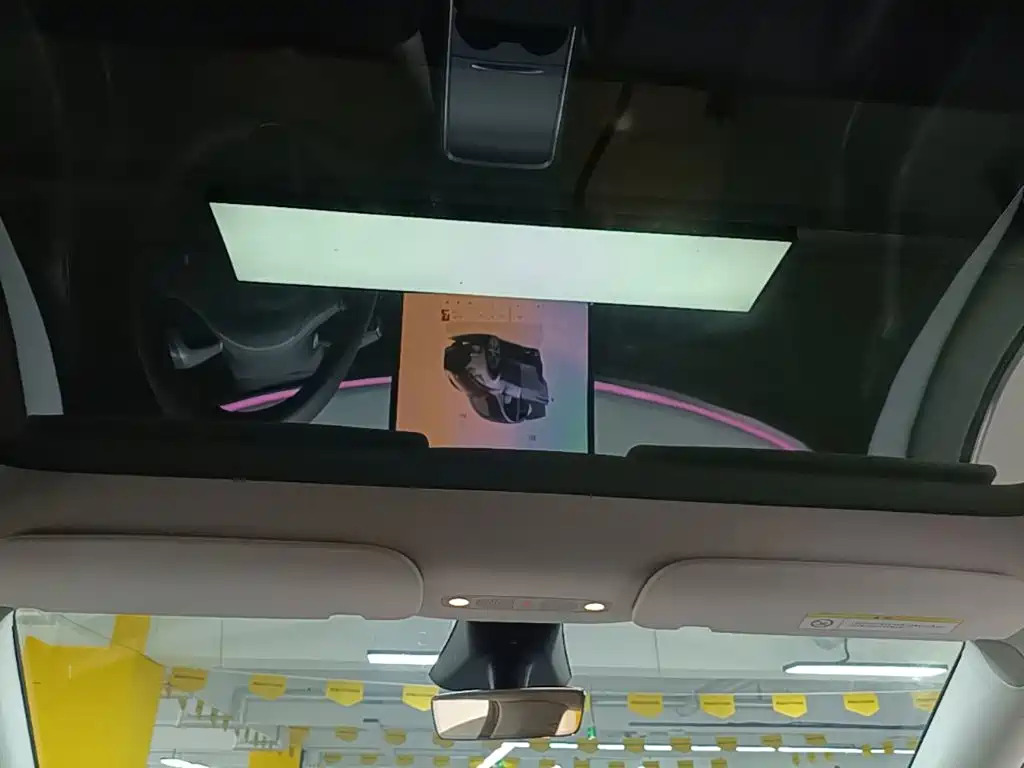 Tesla Model Y — миниатюра 18
