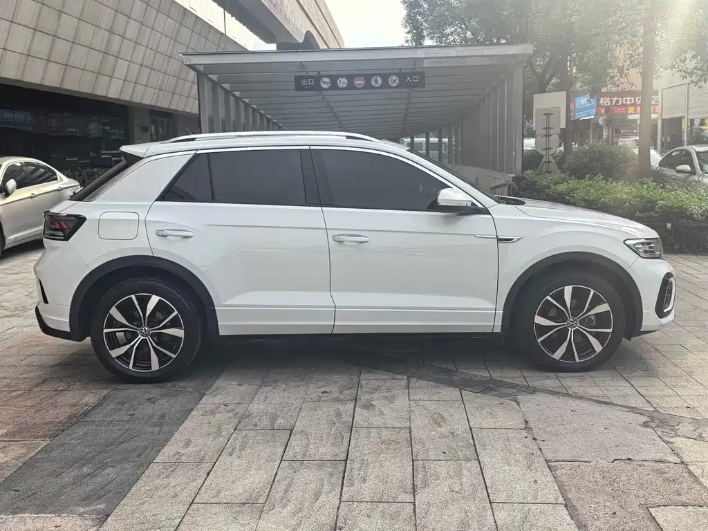 Volkswagen T-Roc — миниатюра 6