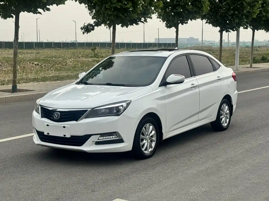 Купить Changan V7