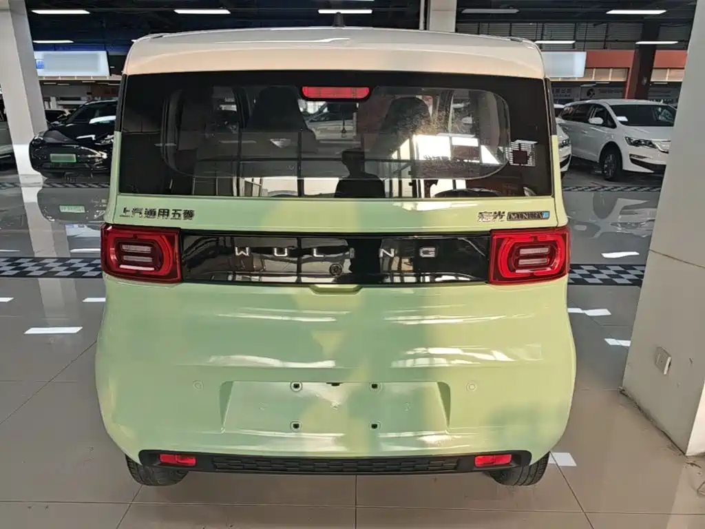 Wuling MINIEV — миниатюра 6