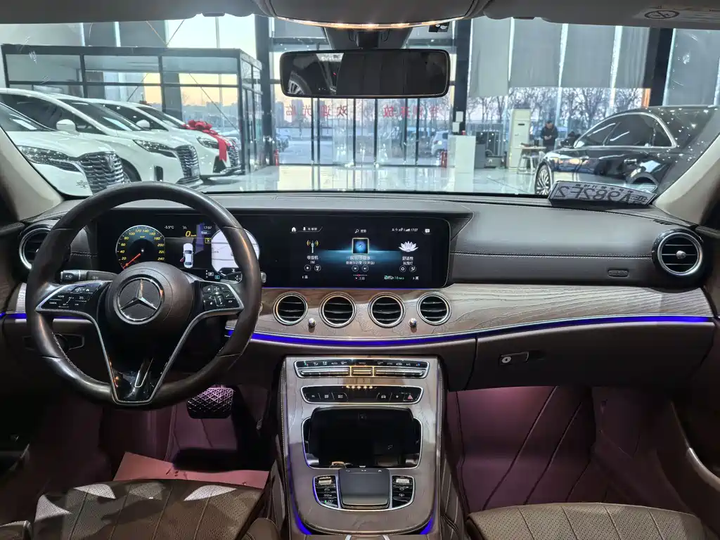 MERCEDES-BENZ E CLASS