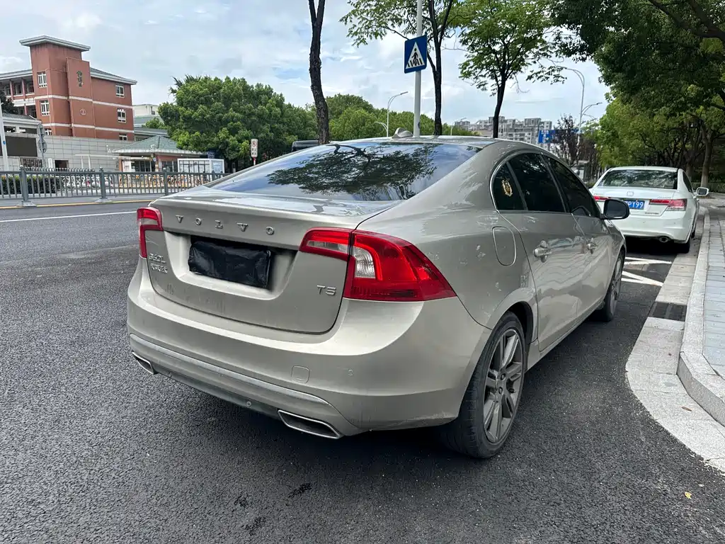 Volvo S60 — миниатюра 7