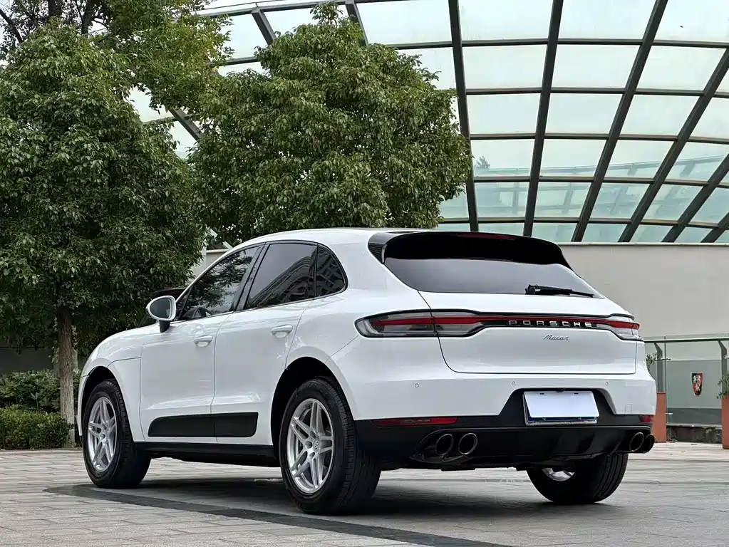 Porsche Macan — миниатюра 7