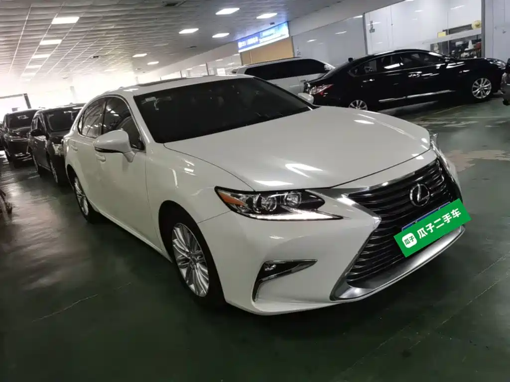Lexus ES — миниатюра 4
