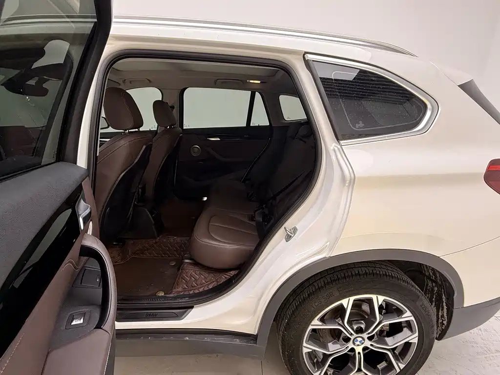 BMW X1 — миниатюра 10