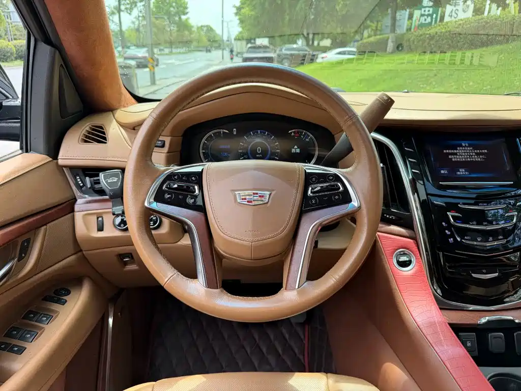 Cadillac Escalade — миниатюра 12