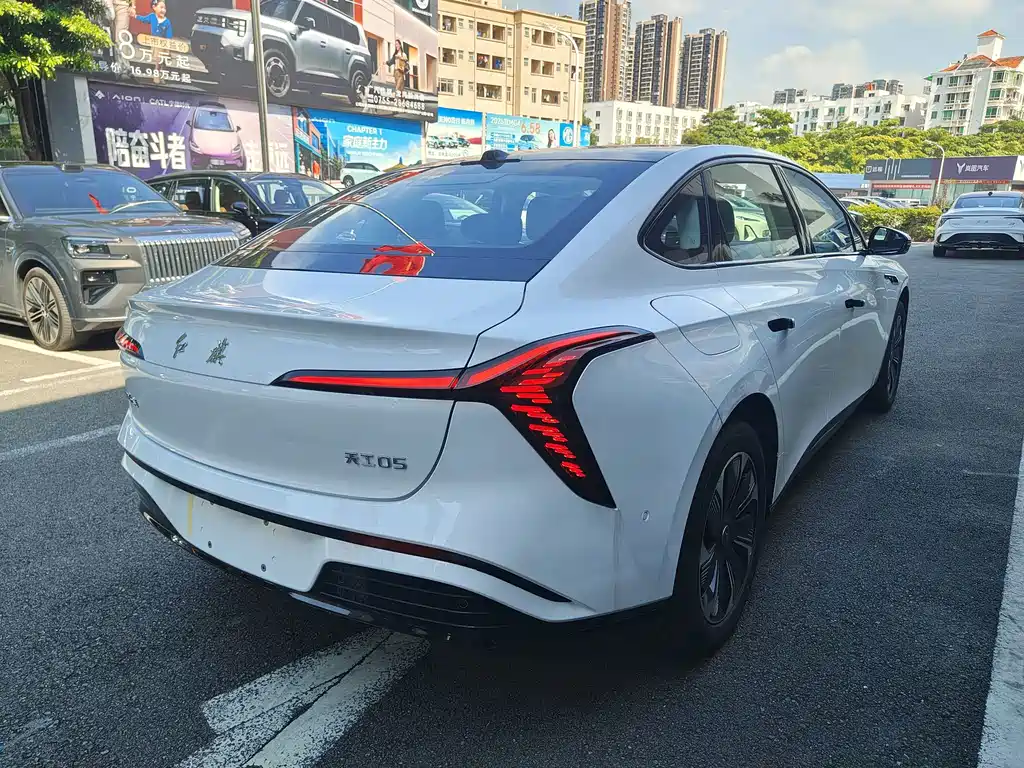 Hongqi Hongqi Tiangong 05 — миниатюра 4