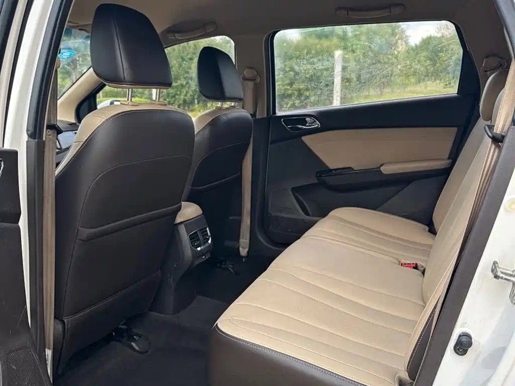 Baojun 310W — миниатюра 7