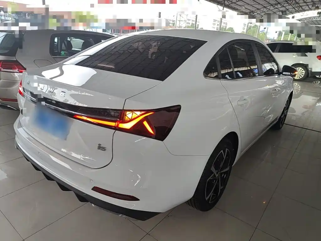 Roewe i5 — миниатюра 7