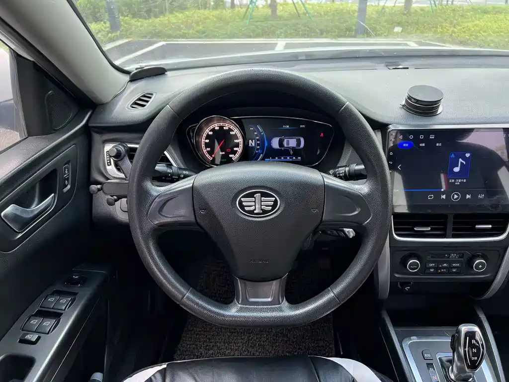 Bestune B30EV — миниатюра 13