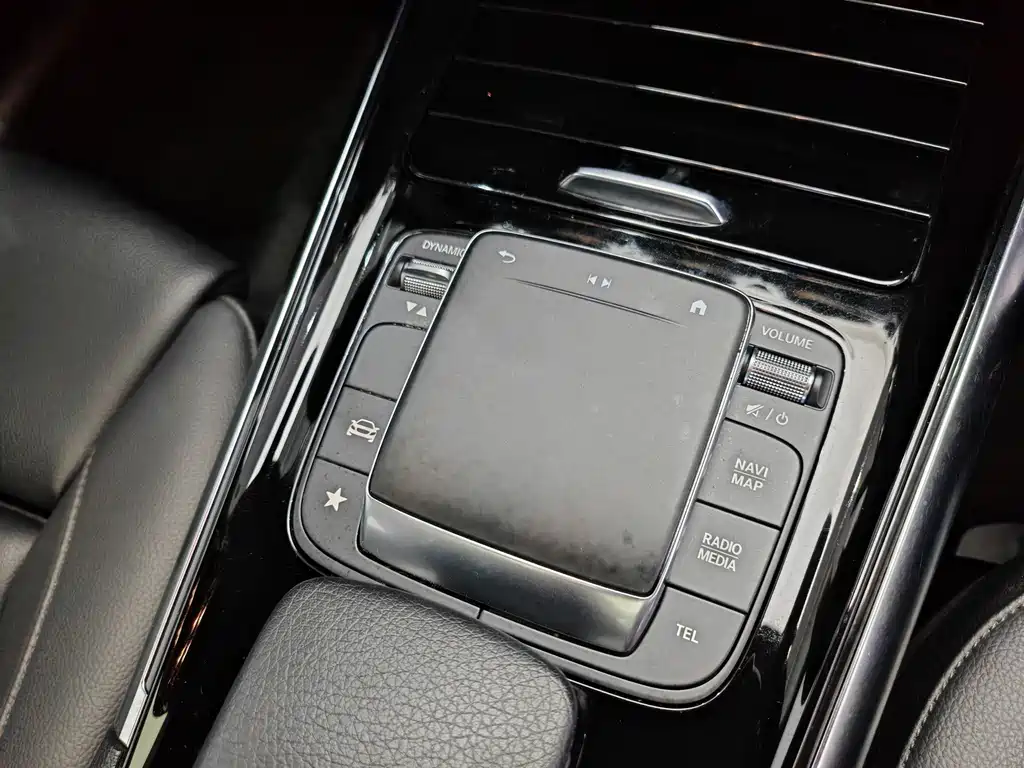 Mercedes-Benz GLA — миниатюра 16