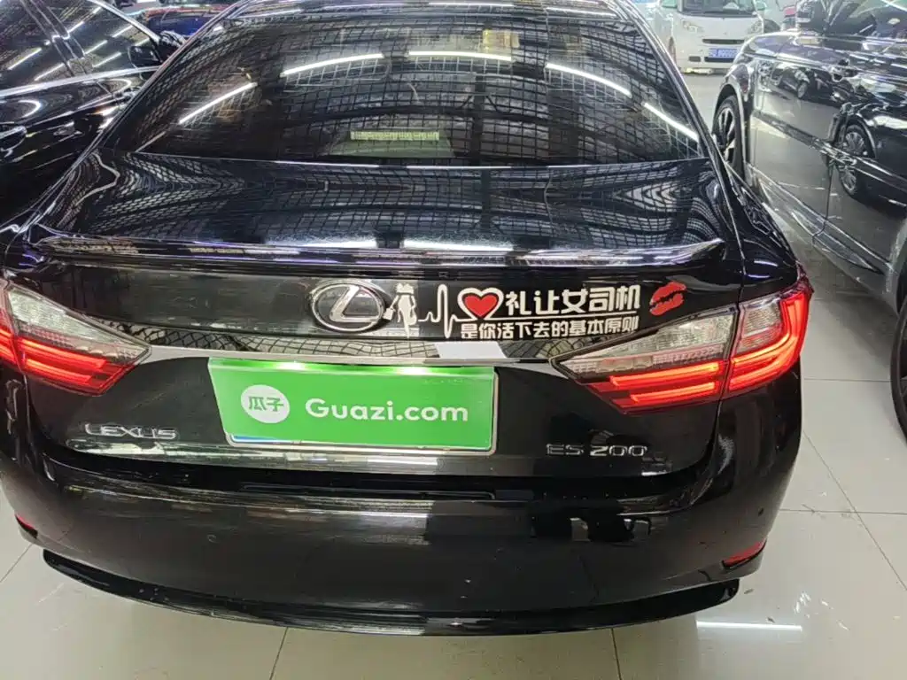 Lexus ES — миниатюра 6