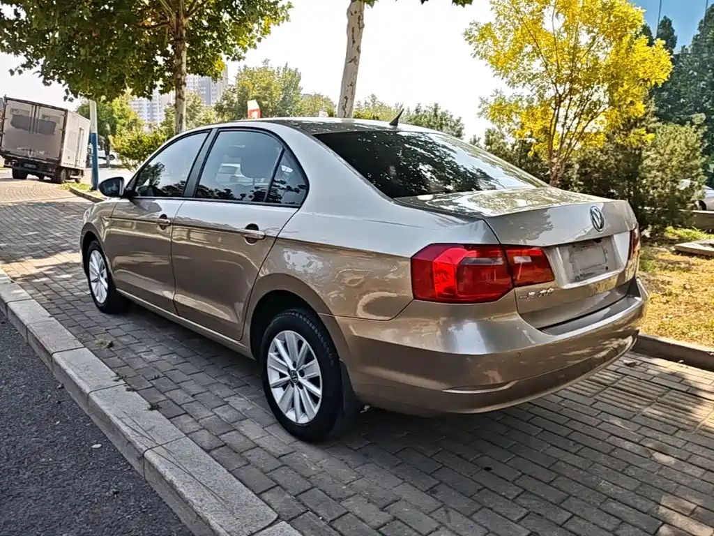 Volkswagen Jetta — миниатюра 5