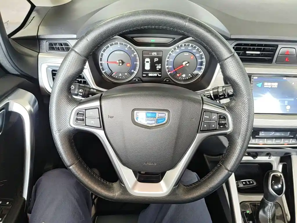 Geely Vision X3 — миниатюра 11