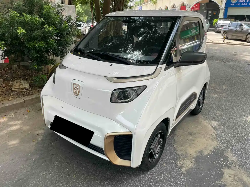 Baojun E200