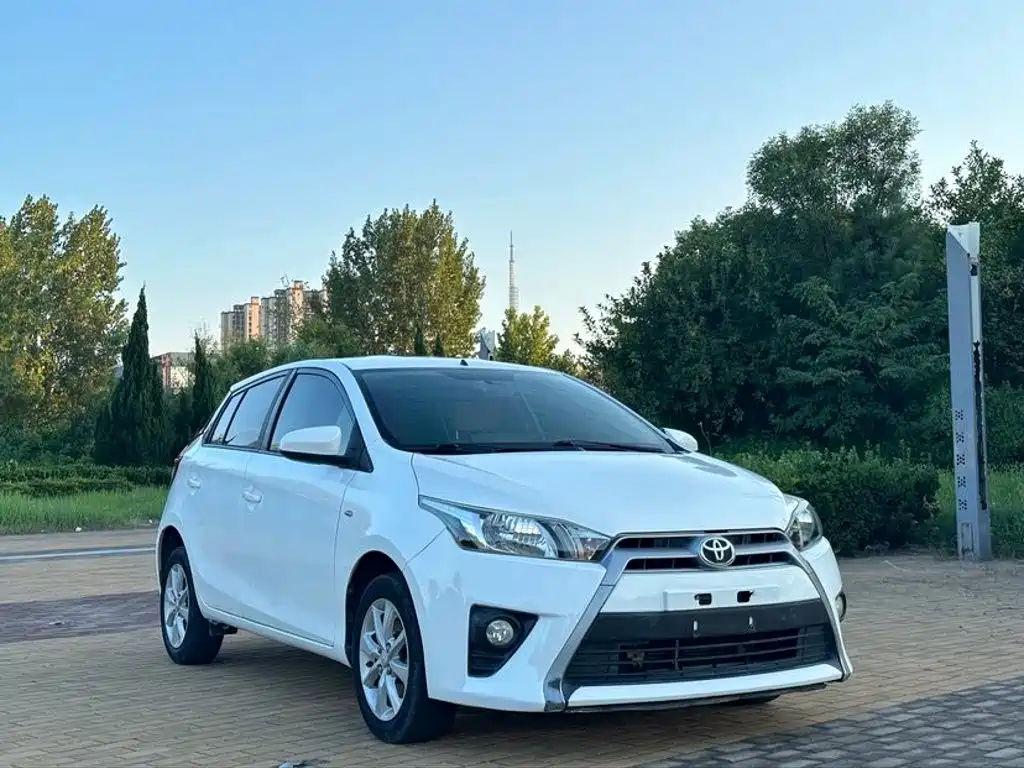 Toyota Yaris L — миниатюра 3