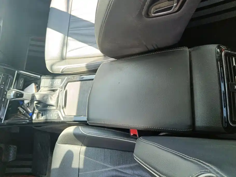 Volkswagen 帕萨特插电混动 — миниатюра 16
