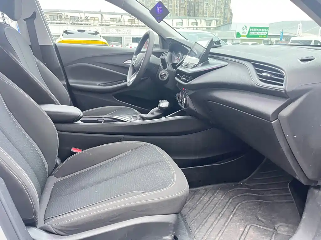 Buick Verano — миниатюра 8