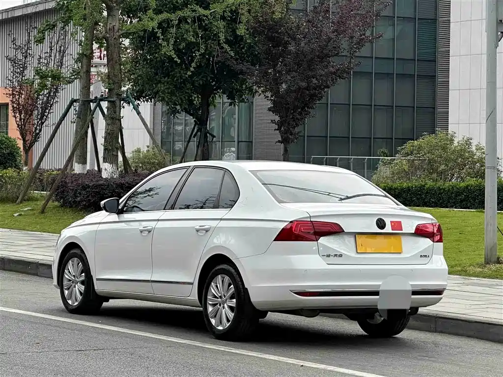 Volkswagen Bora 2016 1.6L AT Comfort