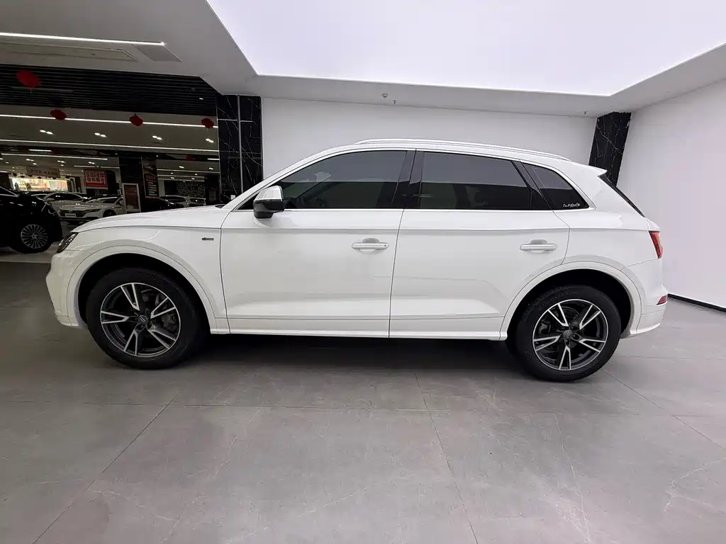 Audi Q5L — миниатюра 10
