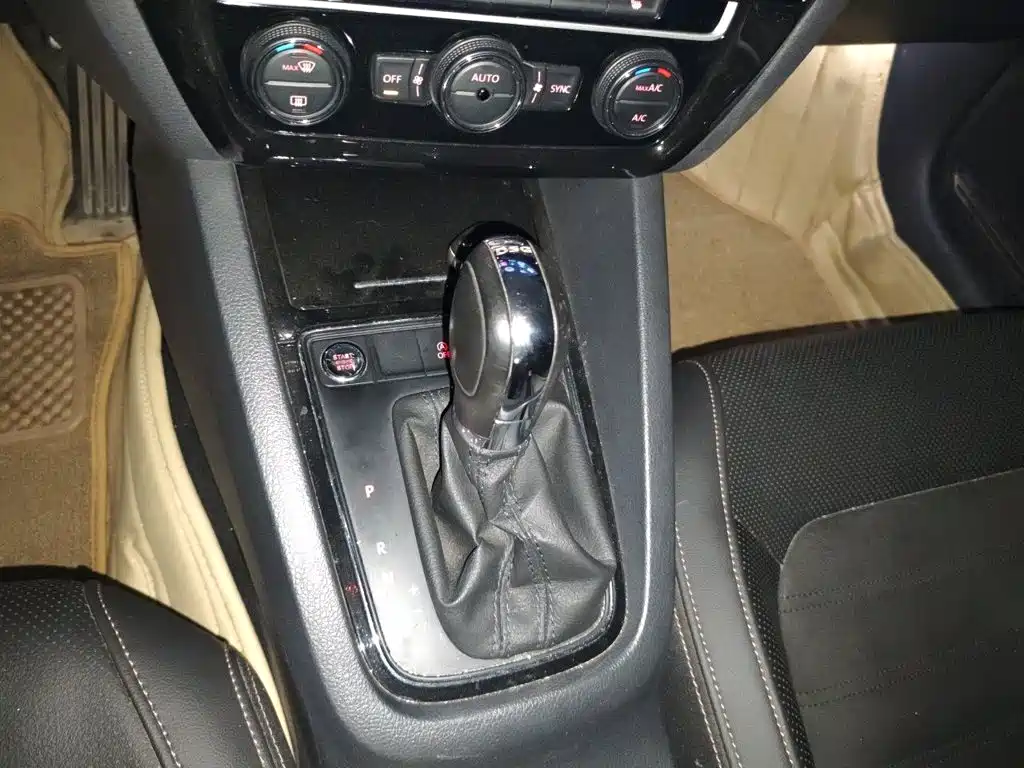 Volkswagen Sagitar — миниатюра 15