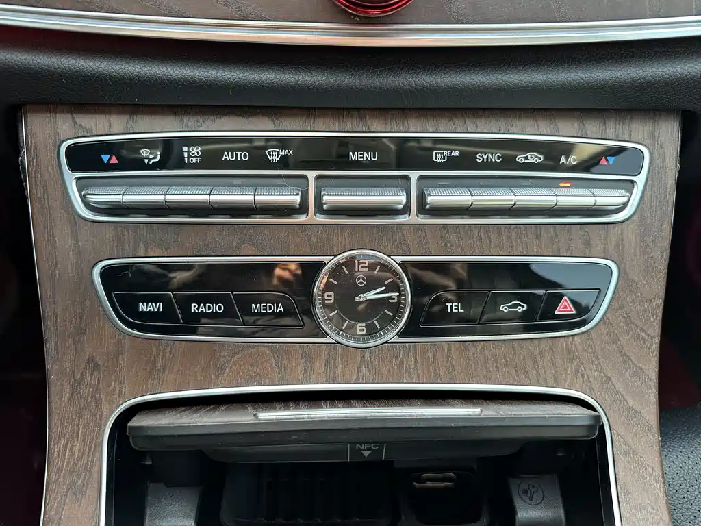 MERCEDES-BENZ E CLASS