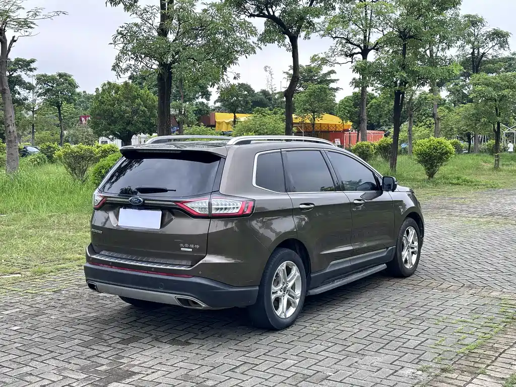 Ford Edge — миниатюра 7