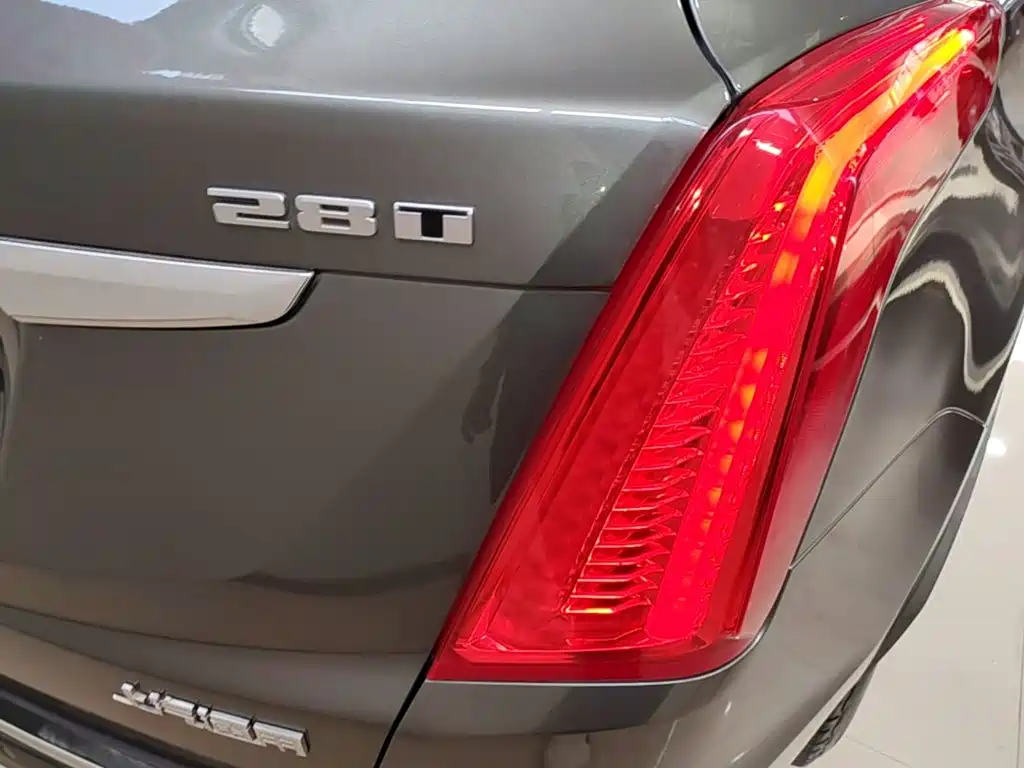 Cadillac XT5 — миниатюра 8